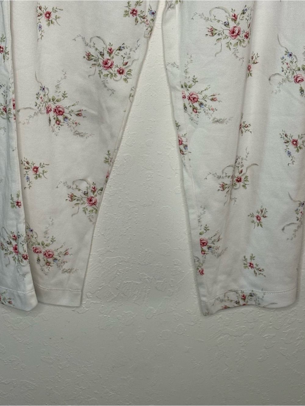 NWT Go Softly 2 Pc Floral Roses Pajama Set Mismatched Size M Top L Pants Cotton - Picture 14 of 16